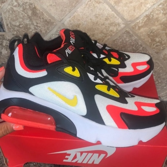 Nike Shoes - NWT Nike Air Max 200